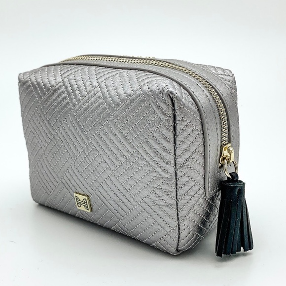 NWOT HEIRLOOM Quilted Leather Makeup Bag - Picture 3 of 4